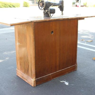 Vintage Art Deco Singer 66k Lotus Sewing Machine Foldable Crafting & Sewing Desk