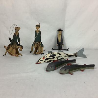 947 Vintage Tin Moveable Toys with Wooden Fish