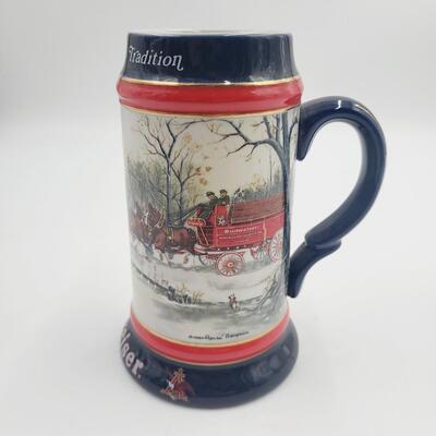BUDWEISER 1990 "AN AMERICAN TRADITION" COLLECTORS BEER STEIN