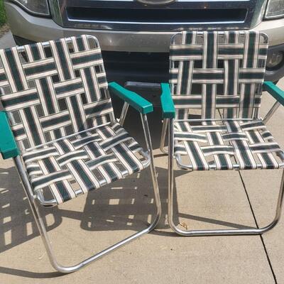 VINTAGE STYLE ALUMINUM FOLDING LAWN CHAIRS