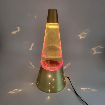 AMAZING VINTAGE METAL BASE LAVA LAMP