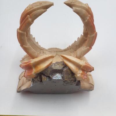 NEAT CRAB LIQUIOR BOTTLE HOLDER