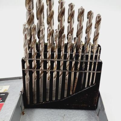 CLEVELAND TWIST DRILL SET WITH METAL CASE