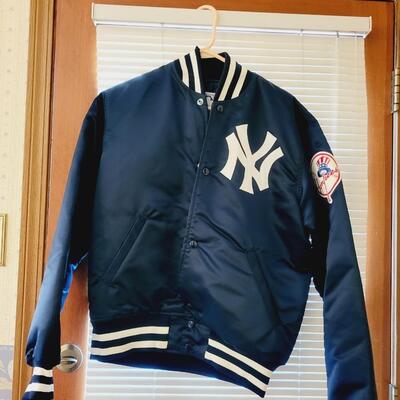 MENS SIZE MED YANKEE STARTERS JACKET