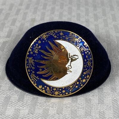 Round Gold Tone Enameled Sun & Moon Starry Night Pin Brooch