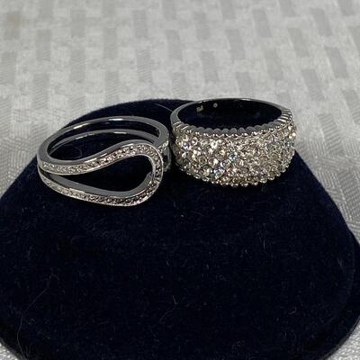 Pair of Silver Tone Rhinestone Fashion Costume Jewelry Cocktail Rings Size 9/10