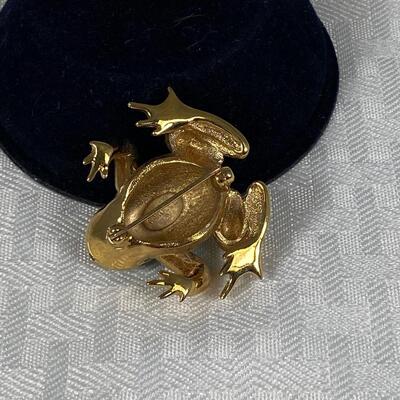 Green Enameled with Black Spots Gold Tone Frog Pin Brooch Carolee