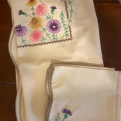 Linen  & Hand Embroidered Square Tablecloth & Napkins Set ~ Scalloped ,Finished Edges