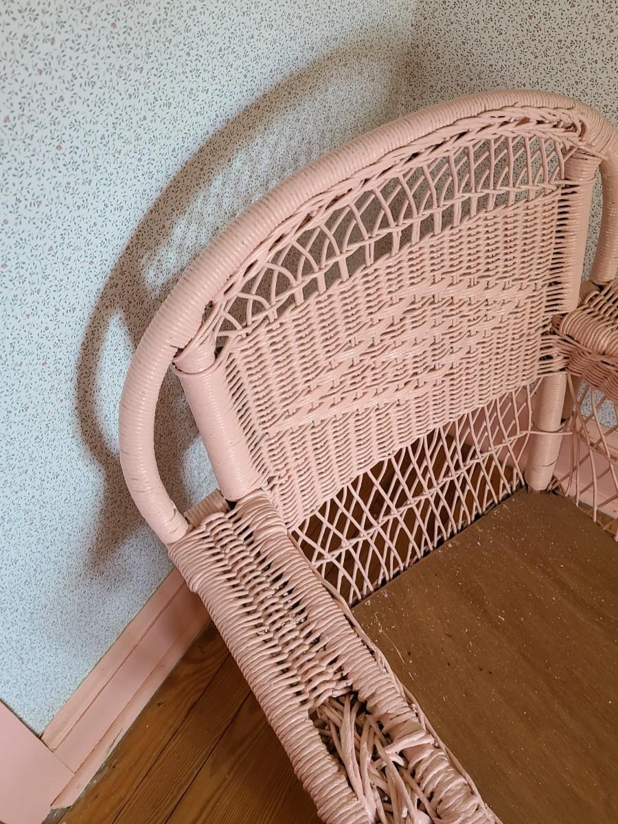 LOT 86C: Vintage Pink Wicker Chair | EstateSales.org