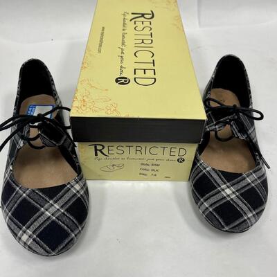 Restricted Black Plaid Womens Flats 7.5