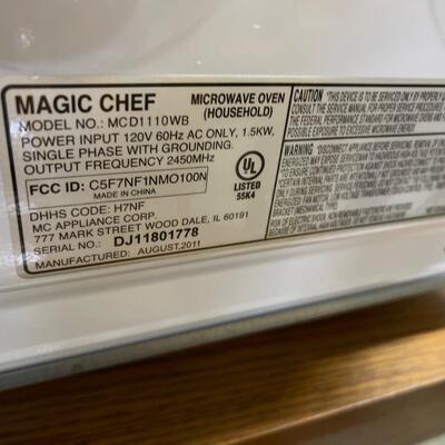 D32-Magic Chef Microwave