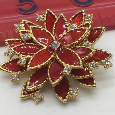 Pretty Red and Gold tone Brooch