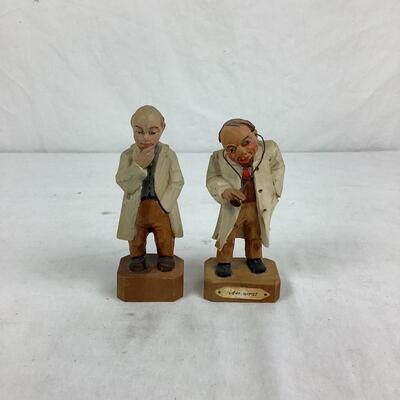 983  Jaschke Pretzl 1950 German Doctor Series Handmade Wood Carvings