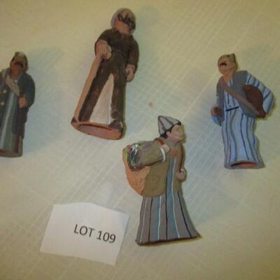 Figurines