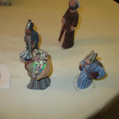 Figurines