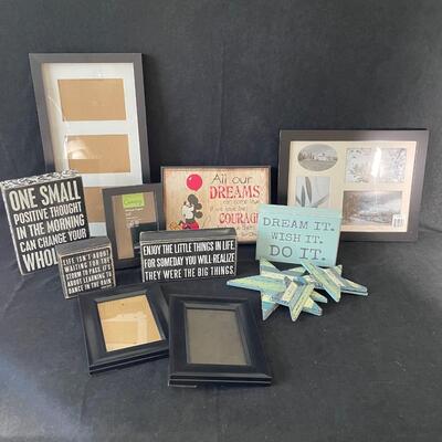 Lot 24 Assorted Wall Decor