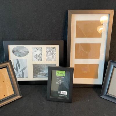 Lot 24 Assorted Wall Decor