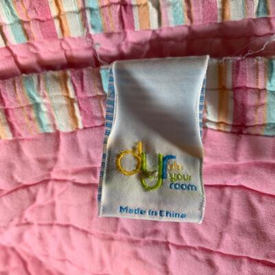 Lot 27 Girls Bedding set