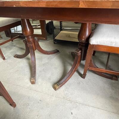 D35-Kitchen Table with 4 chairs