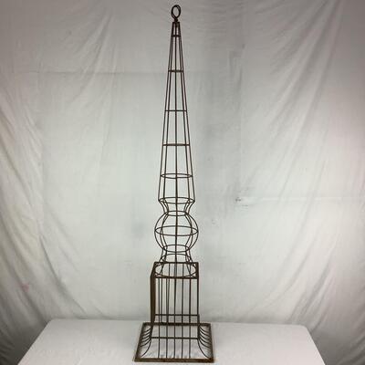 996 Large 5' Metal Garden Topiary