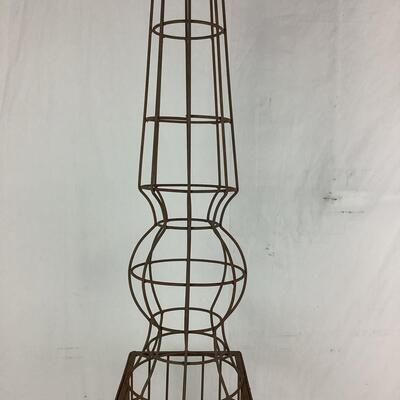996 Large 5' Metal Garden Topiary