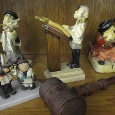 Figurines