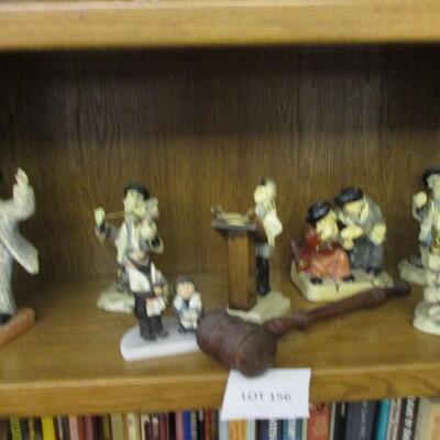 Figurines
