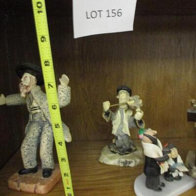 Figurines