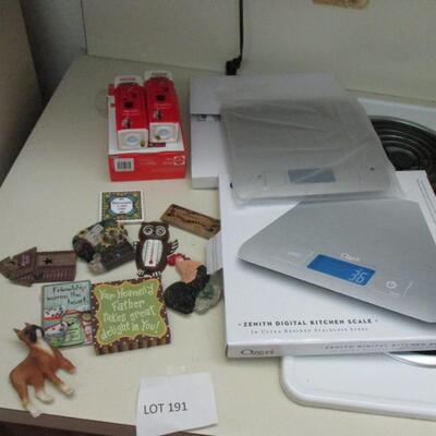 Food scale, magnets