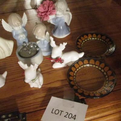 Figurines