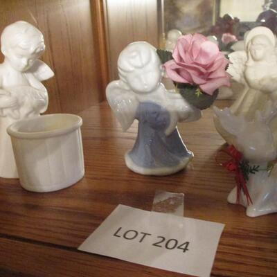 Figurines