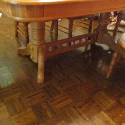 Formal Dining Table w/6 chairs