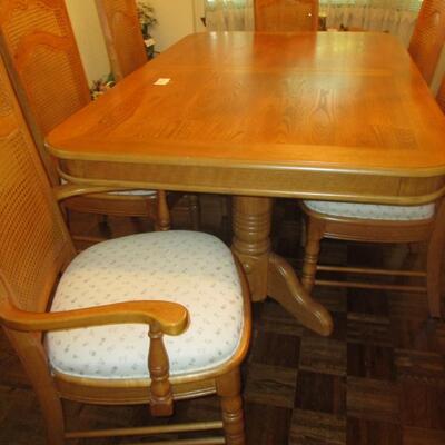 Formal Dining Table w/6 chairs