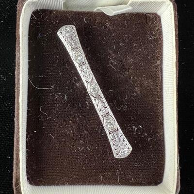 1005 Antique Platinum and Diamond Filigree Pin