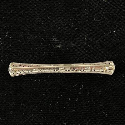 1005 Antique Platinum and Diamond Filigree Pin