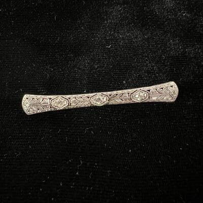 1005 Antique Platinum and Diamond Filigree Pin