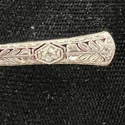 1005 Antique Platinum and Diamond Filigree Pin