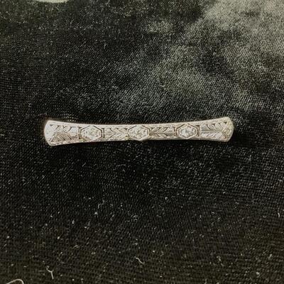1005 Antique Platinum and Diamond Filigree Pin