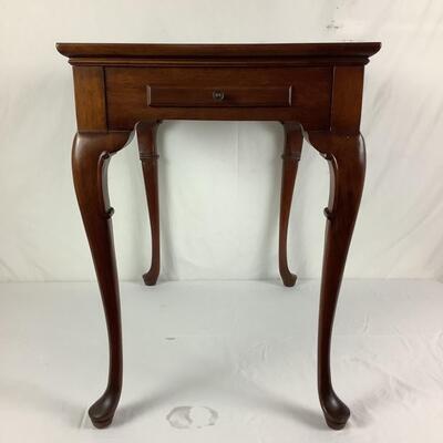 998 Vintage Mahogany Queen Anne Style Tea Table