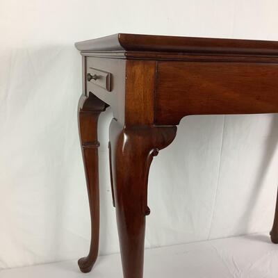 998 Vintage Mahogany Queen Anne Style Tea Table
