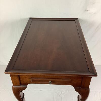 998 Vintage Mahogany Queen Anne Style Tea Table