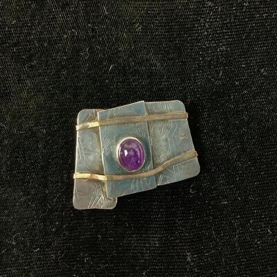 1008 Vintage 1987 Signed Sterling Amethyst Modernist LYNDA THORP Pin