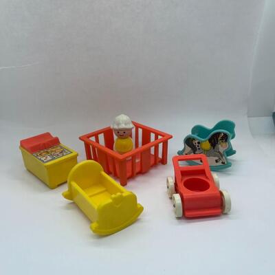 Vintage Fisher-Price Little people nursery play set