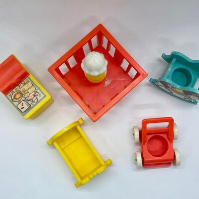 Vintage Fisher-Price Little people nursery play set