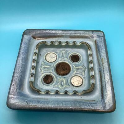 Haeger foreign coins ashtray