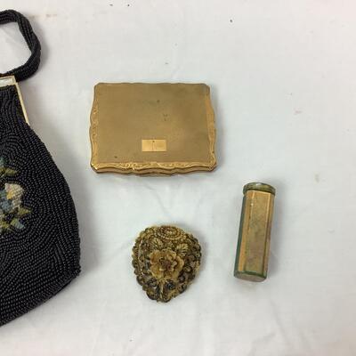 1021 Vintage Beaded Bag with Stratton Compact,Lipstick, and Silvertone Belt