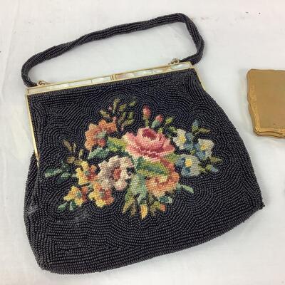 1021 Vintage Beaded Bag with Stratton Compact,Lipstick, and Silvertone Belt
