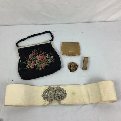1021 Vintage Beaded Bag with Stratton Compact,Lipstick, and Silvertone Belt