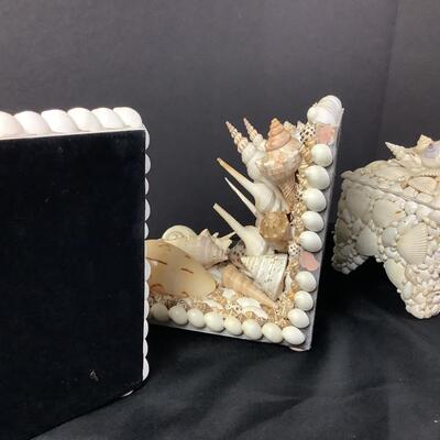 1031  Hand Crafted Shell Bookends and Shell Box