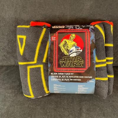 Lot 41  Star Wars Blankets